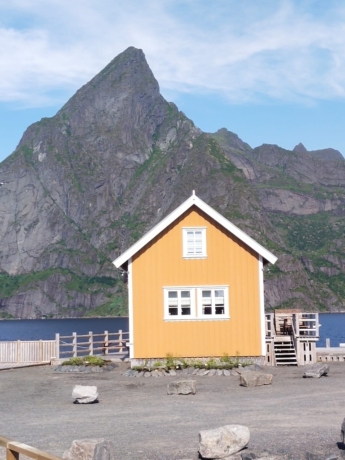 casa tradicional en las islas lofoten noruega