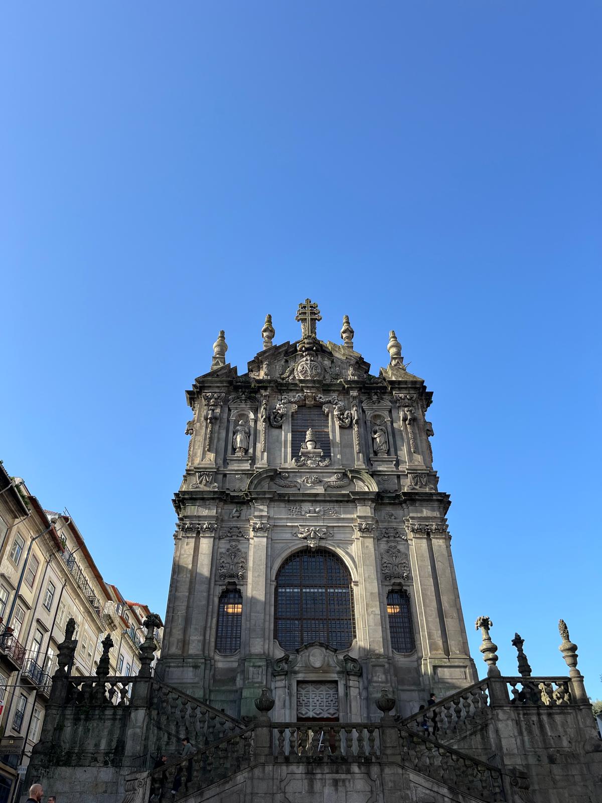 iglesia de los clerigos en oporto portugal
